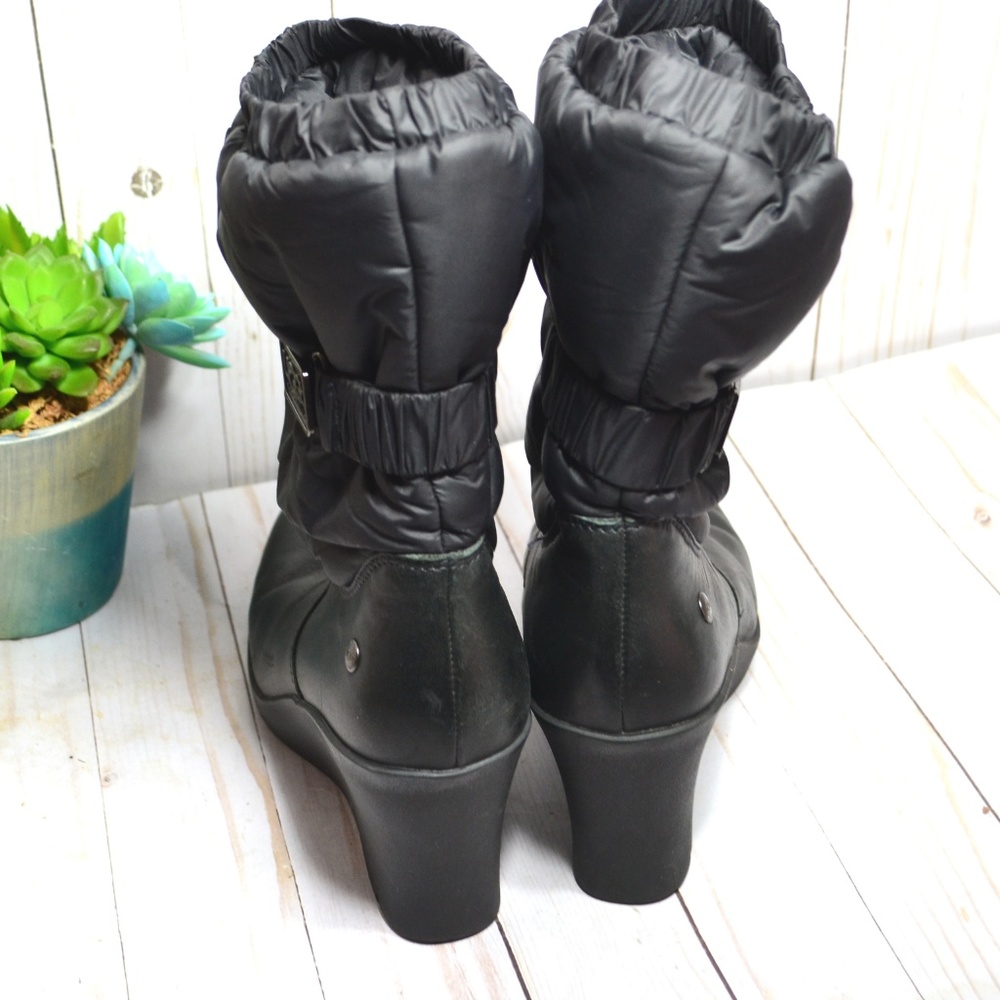 Poshmark UGG Cassidy 1943 Nylon Leather Heel Boot - Picture 5 of 7